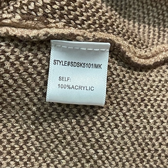 NWT High Neck Leopard Sweater with Side Cut Shoulder - Picture 12 of 14